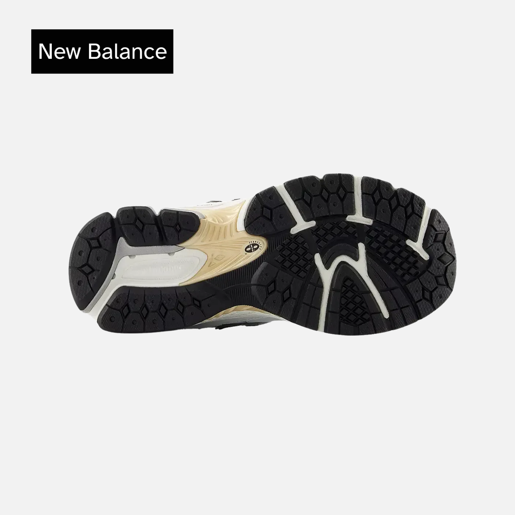 New Balance 2002R Big Kid White Black Gold