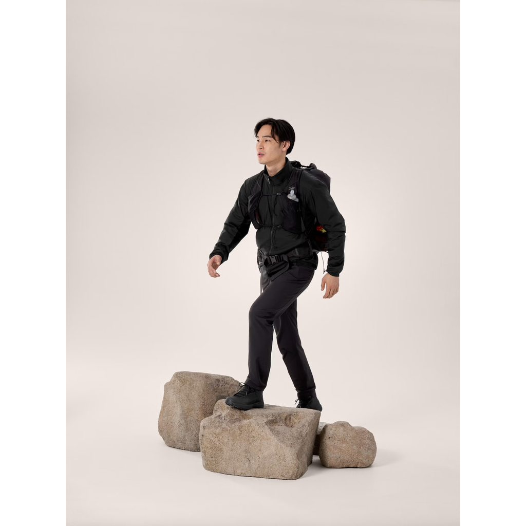 Arc'teryx Men's Atom Jacket in Black