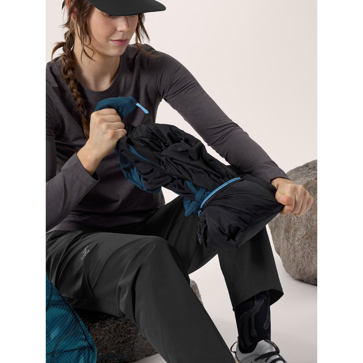 Arc'teryx Women's Atom Hoody in Midnight Frost