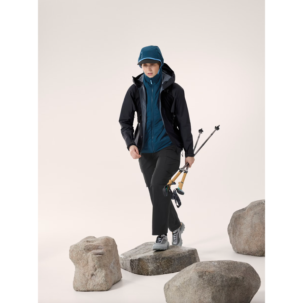 Arc'teryx Women's Atom Hoody in Midnight Frost