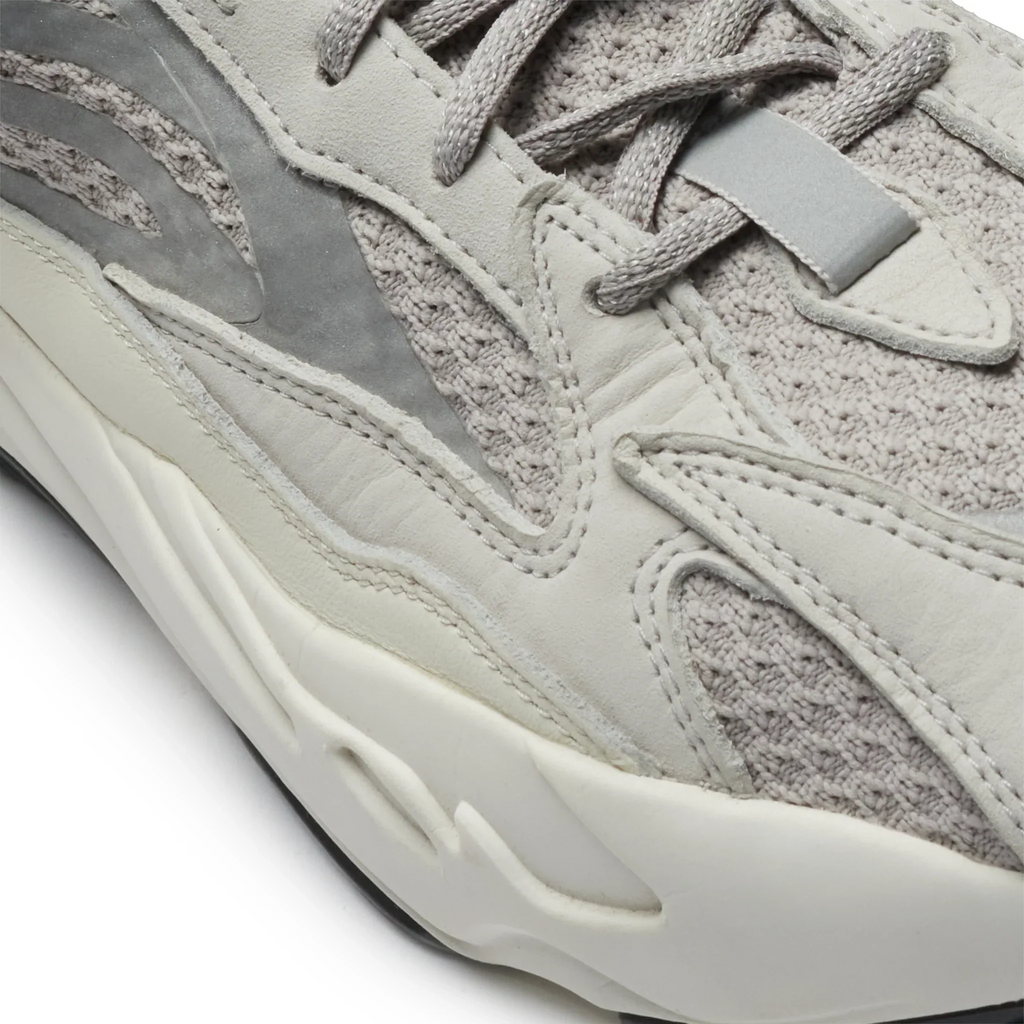 Preloved - Adidas Yeezy Boost 700 V2 Static Sneakers