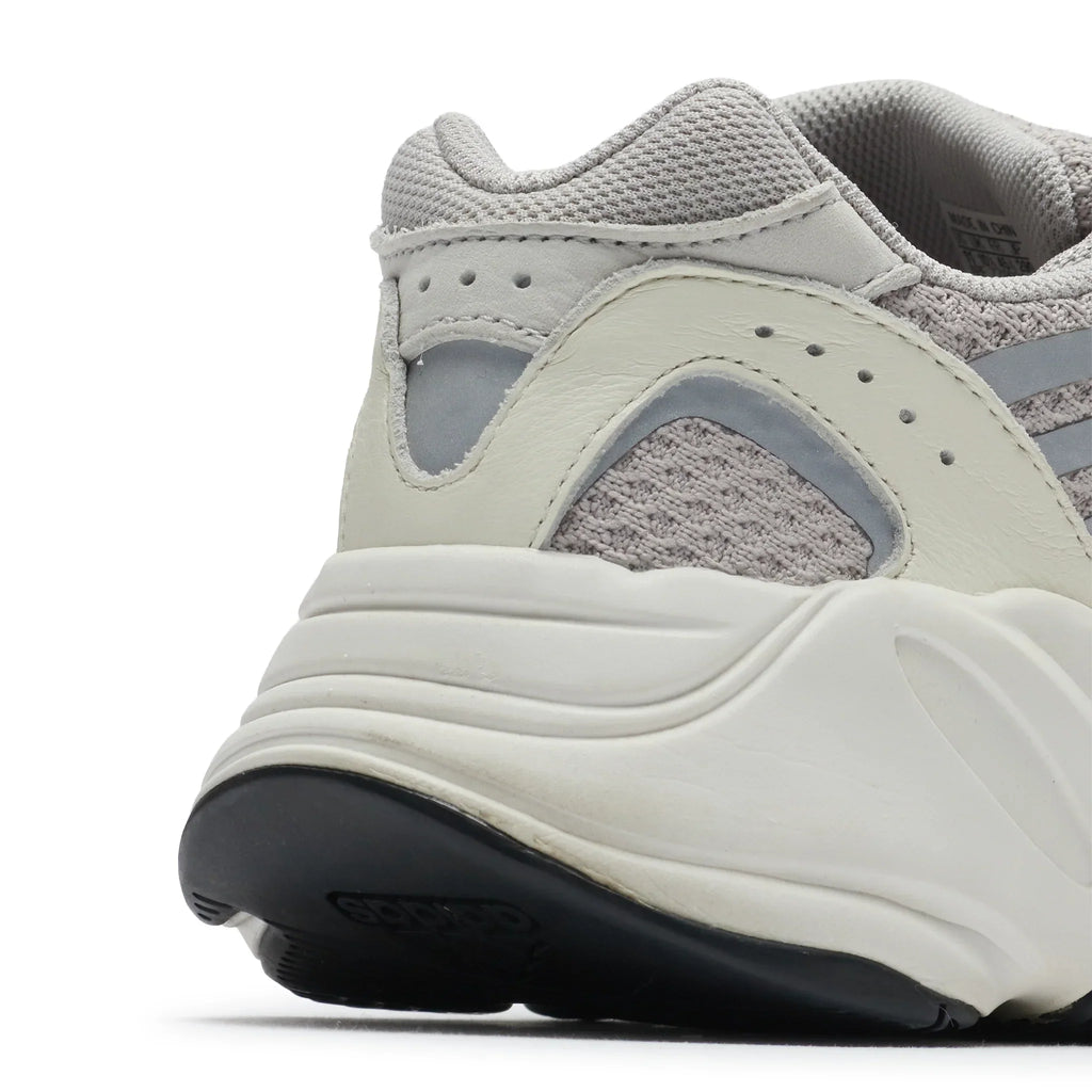 Preloved - Adidas Yeezy Boost 700 V2 Static Sneakers