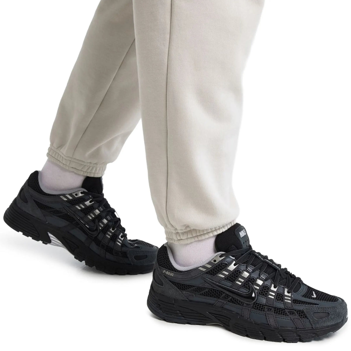 Nike P-6000 Anthracite Metalic Silver Sneakers