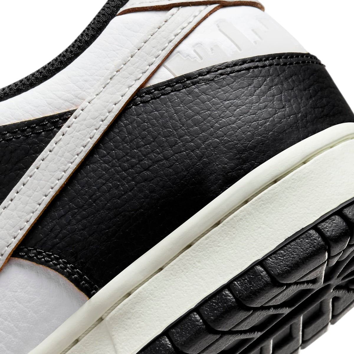 Nike x HUF SB Dunk Low San Francisco Sneakers - Black
