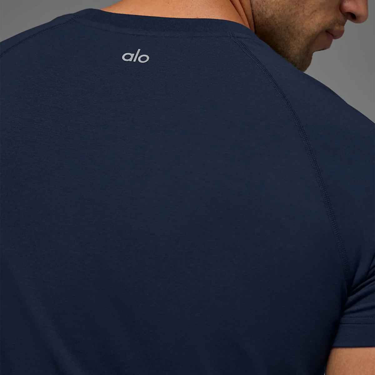 Alo Yoga Vapor Navy Crewneck